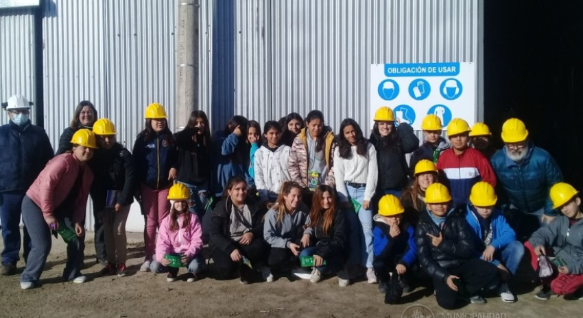 Alumnos recorrieron fbricas que son parte del circuito 