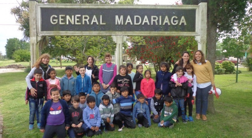 Visita a la ciudad de alumnos de un colegio de Aguas Verdes