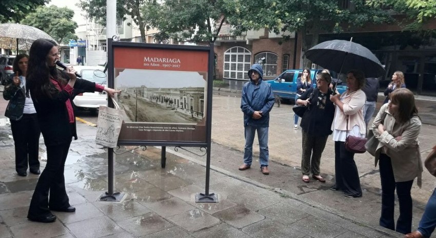 Realizaron el descubrimiento de placas y carteles en la calle Avellaneda