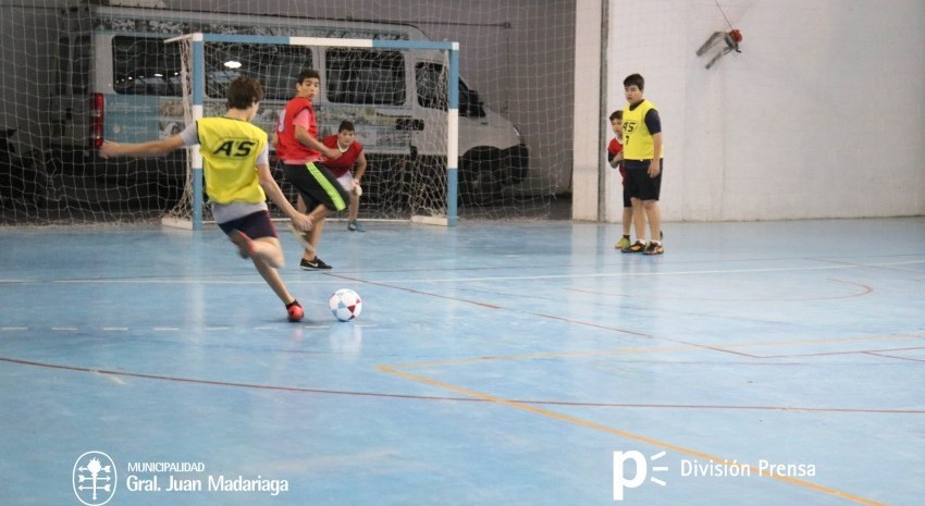 Gastronmicos mantuvieron un encuentro por el Torneo Nacional Femenino de Clubes