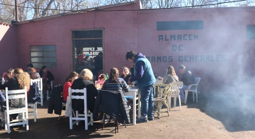 Vecinos y turistas disfrutaron del Paraje Macedo