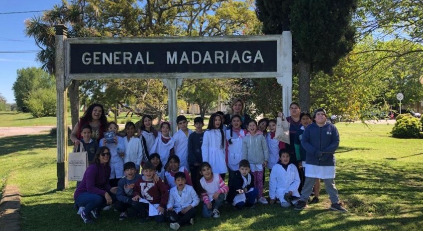 Ms alumnos de Gesell llegaron para conocer Madariaga