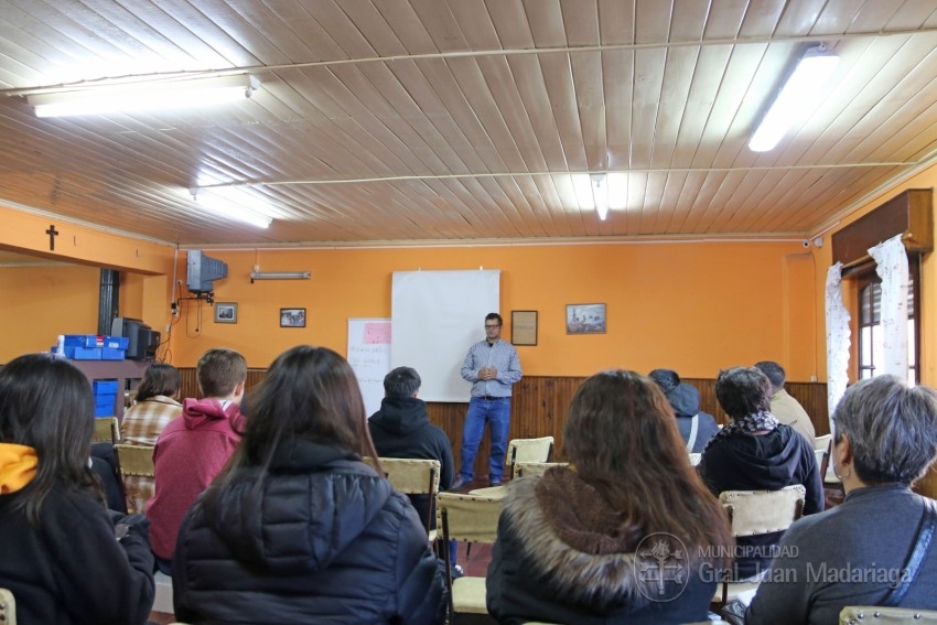 Con una gran convocatoria inició el curso de ayudante de cocina