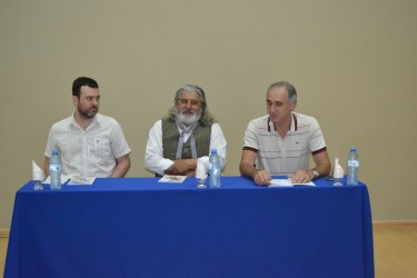 Popovich en la presentacin de Alambre