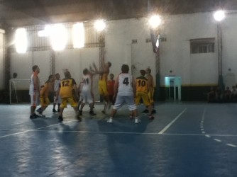 Hoy bsquet en el Polideportivo