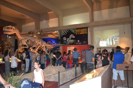 Muestra de dinosaurios y reptiles