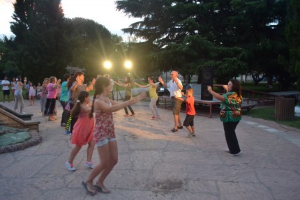 folclore en plaza san martin