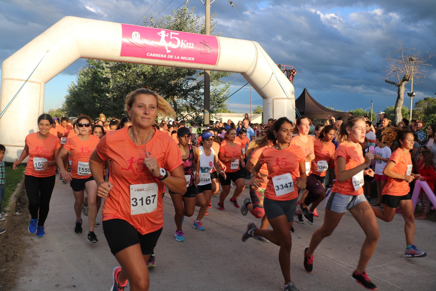 carrera de la mujer