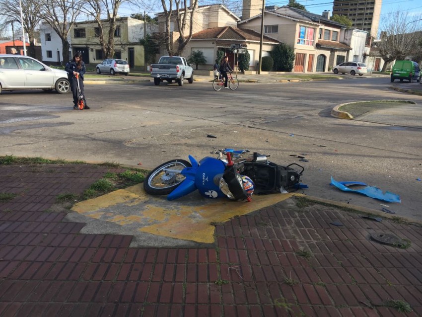 choque moto y colectivo madariaga