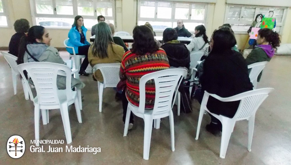 Charla sobre prestaciones de ANSES