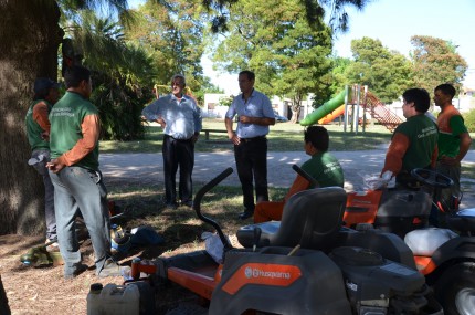 El intendente visit a los empleados durante la jornada laboral