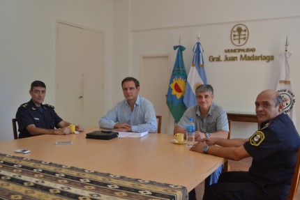 El intendente Esteban Santoro present al nuevo comisario Gabriel Dario Silvestro