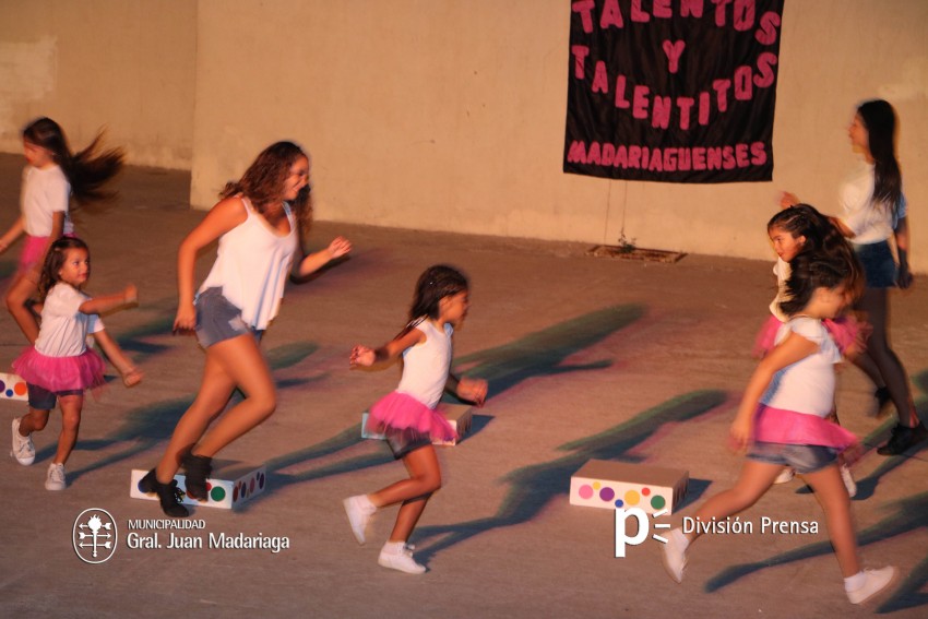 Los talentos y talentitos de Madariaga actuaron en el Anfiteatro