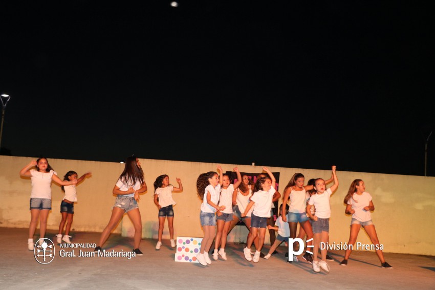 Los talentos y talentitos de Madariaga actuaron en el Anfiteatro