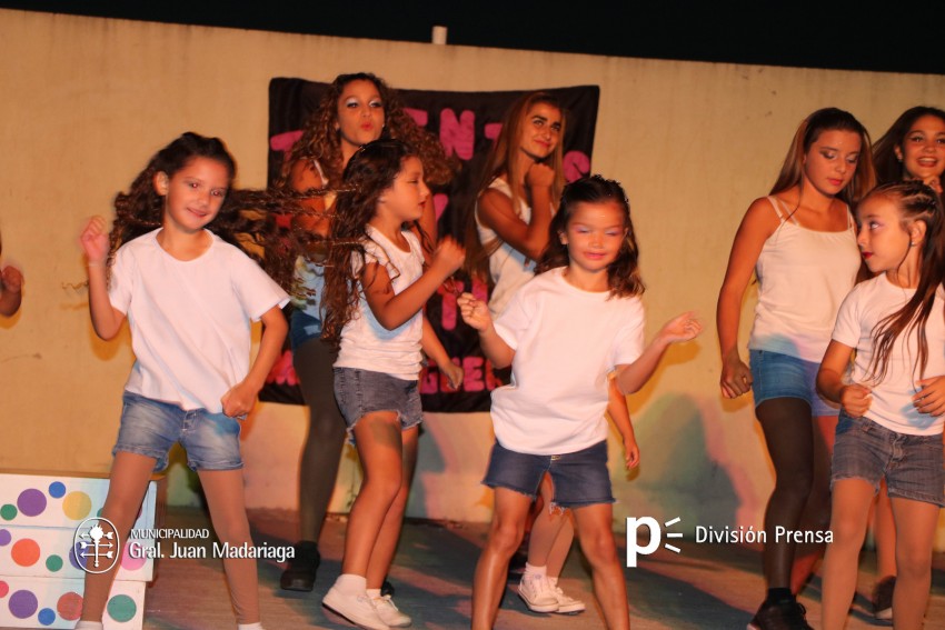 Los talentos y talentitos de Madariaga actuaron en el Anfiteatro