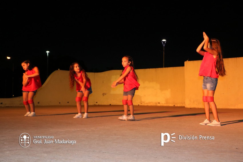 Los talentos y talentitos de Madariaga actuaron en el Anfiteatro