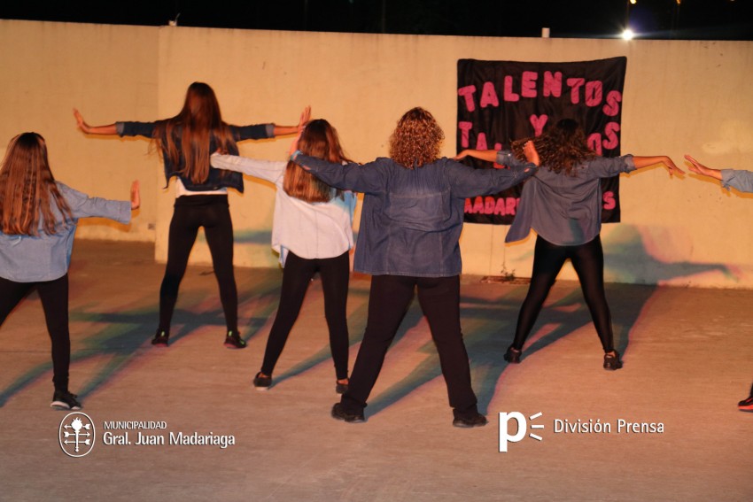 Los talentos y talentitos de Madariaga actuaron en el Anfiteatro