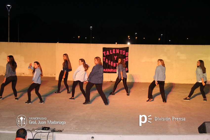 Los talentos y talentitos de Madariaga actuaron en el Anfiteatro
