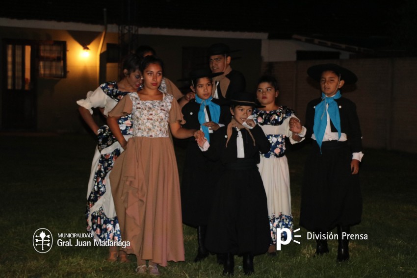 Folclore en los Barrios tuvo su penltima parada en el San Martn A
