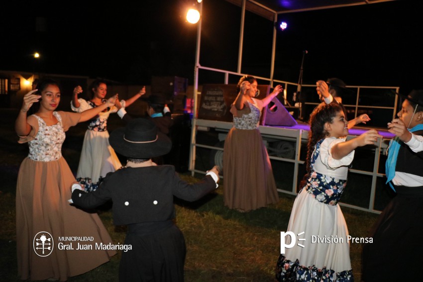 Folclore en los Barrios tuvo su penltima parada en el San Martn A