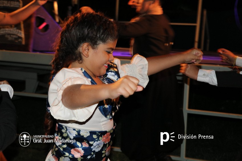 Folclore en los Barrios tuvo su penltima parada en el San Martn A