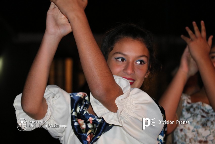 Folclore en los Barrios tuvo su penltima parada en el San Martn A