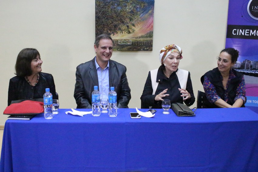 Graciela Borges dialog con vecinos y expres su deseo de regresar con