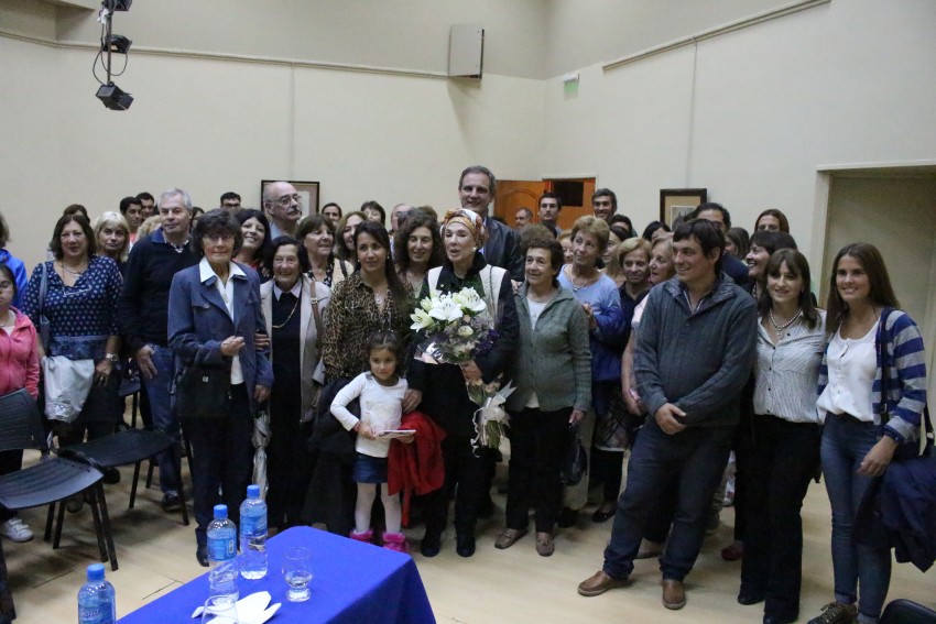 Graciela Borges dialog con vecinos y expres su deseo de regresar con