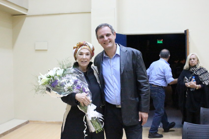 Graciela Borges dialog con vecinos y expres su deseo de regresar con