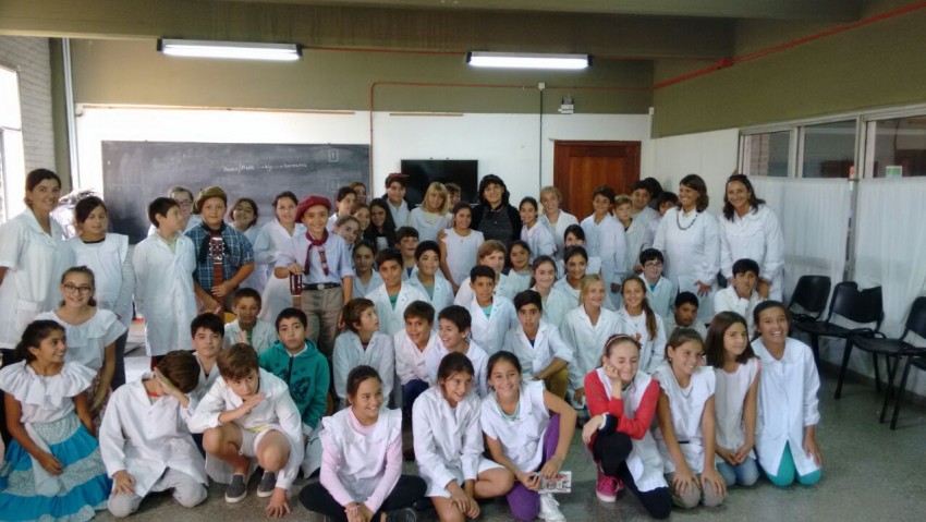 Estrella Gimnez visit la Escuela Primaria N 31 y respondi pregunta