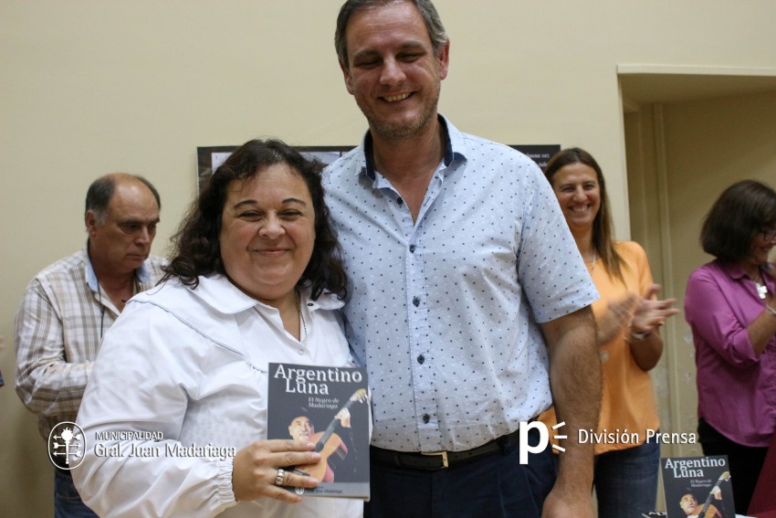 Presentaron el libro Argentino Luna el Negro de Madariaga