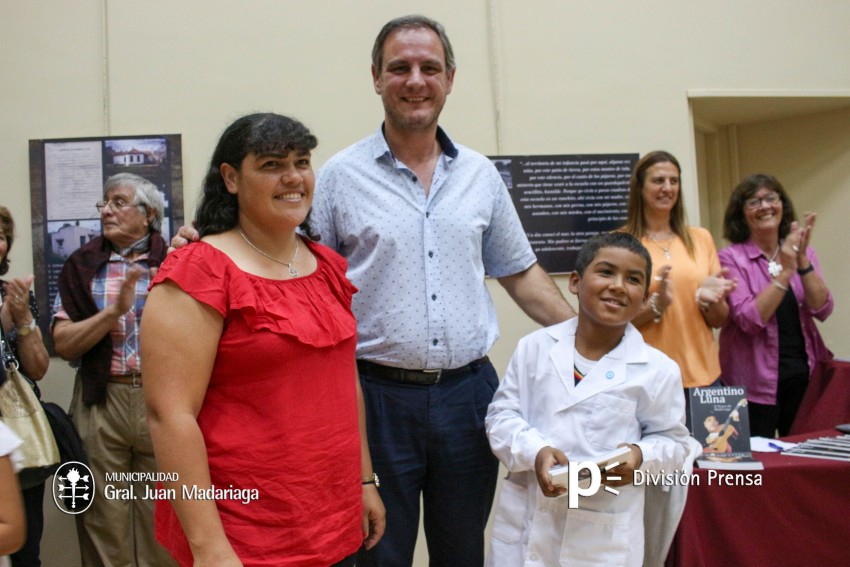 Presentaron el libro Argentino Luna el Negro de Madariaga