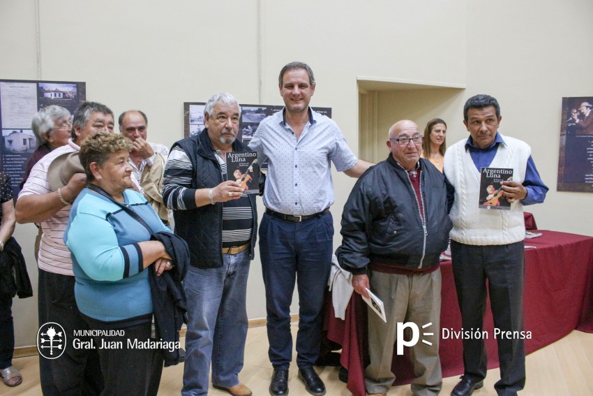 Presentaron el libro Argentino Luna el Negro de Madariaga
