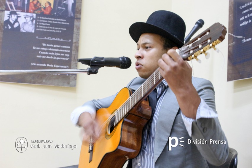 Presentaron el libro Argentino Luna el Negro de Madariaga