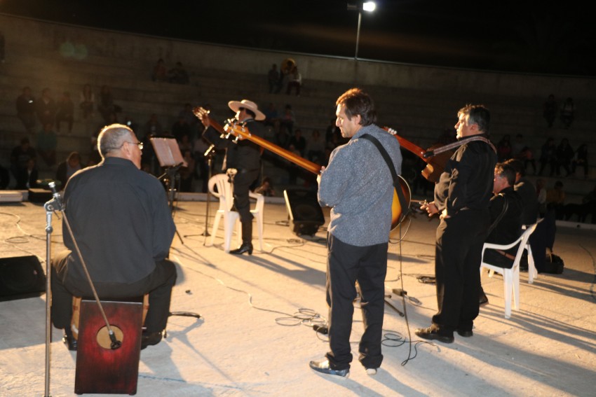 Centenares de personas recordaron a Argentino Luna en el Anfiteatro