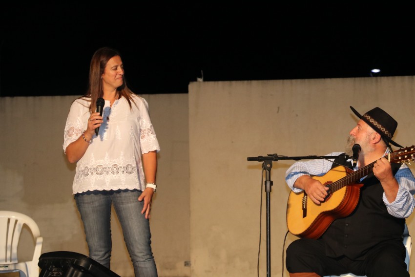 Centenares de personas recordaron a Argentino Luna en el Anfiteatro