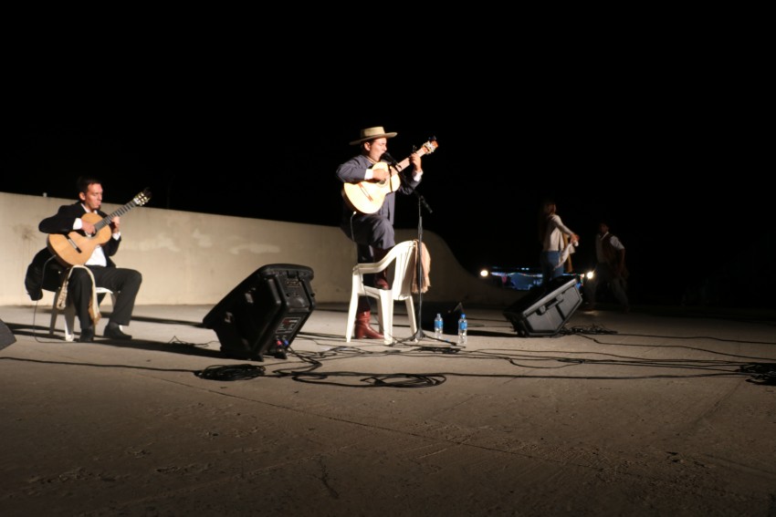 Centenares de personas recordaron a Argentino Luna en el Anfiteatro