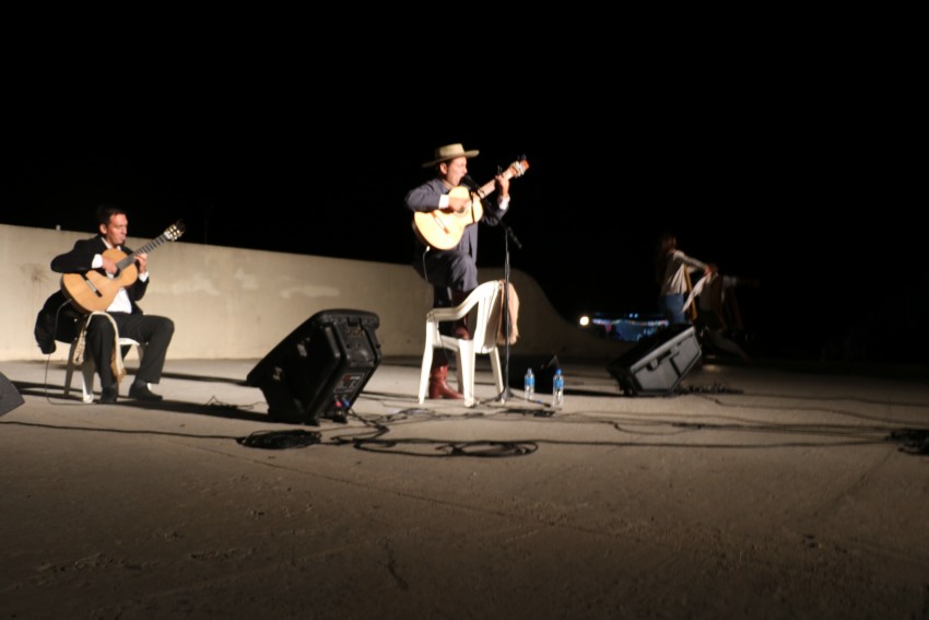 Centenares de personas recordaron a Argentino Luna en el Anfiteatro