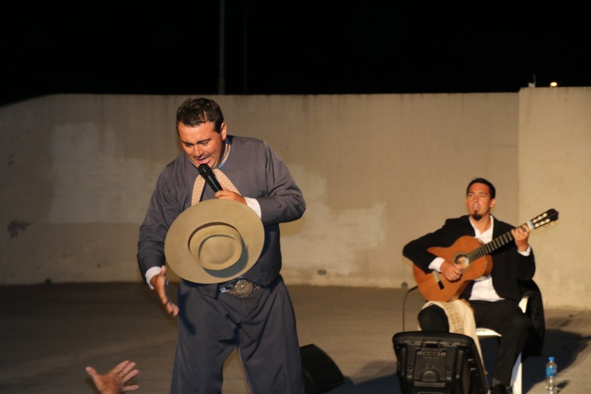 Centenares de personas recordaron a Argentino Luna en el Anfiteatro