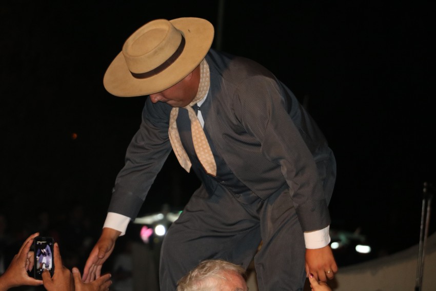 Centenares de personas recordaron a Argentino Luna en el Anfiteatro