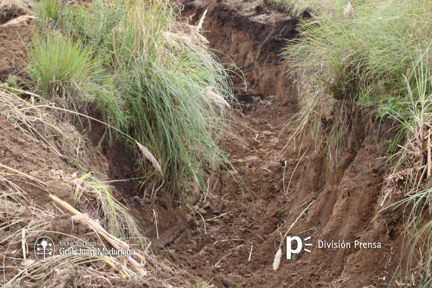 Reconstruirn canales a cielo abierto que quedaron obsoletos por falta