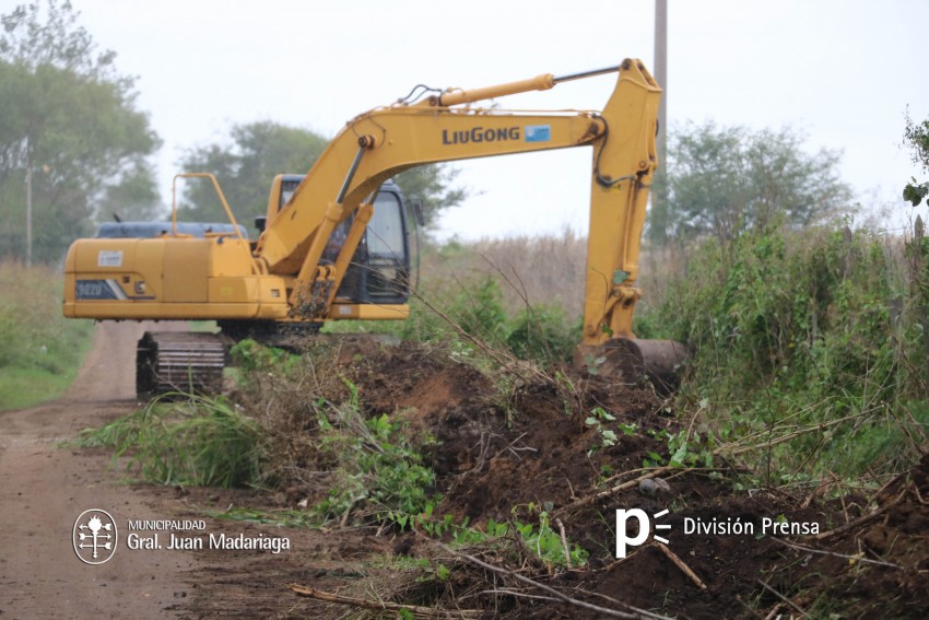 Reconstruirn canales a cielo abierto que quedaron obsoletos por falta