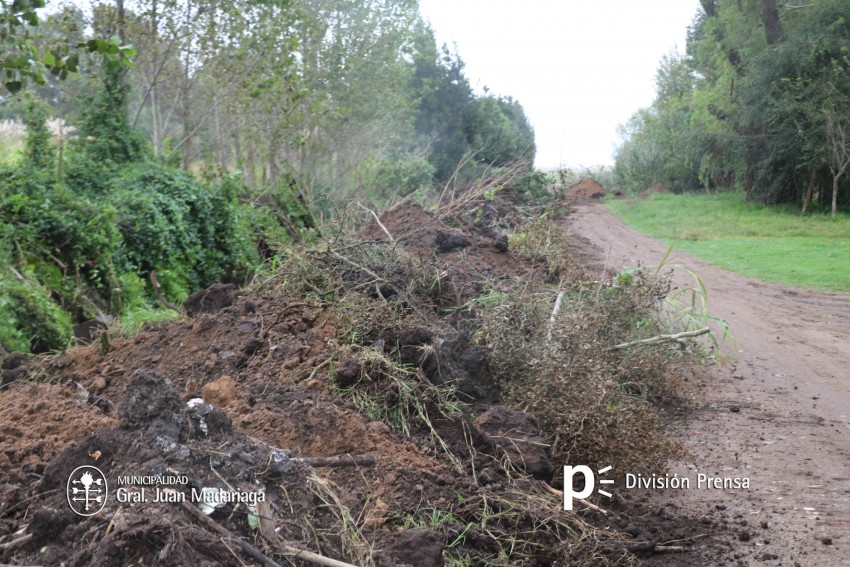Reconstruirn canales a cielo abierto que quedaron obsoletos por falta