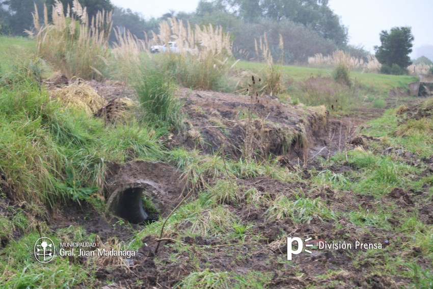 Reconstruirn canales a cielo abierto que quedaron obsoletos por falta