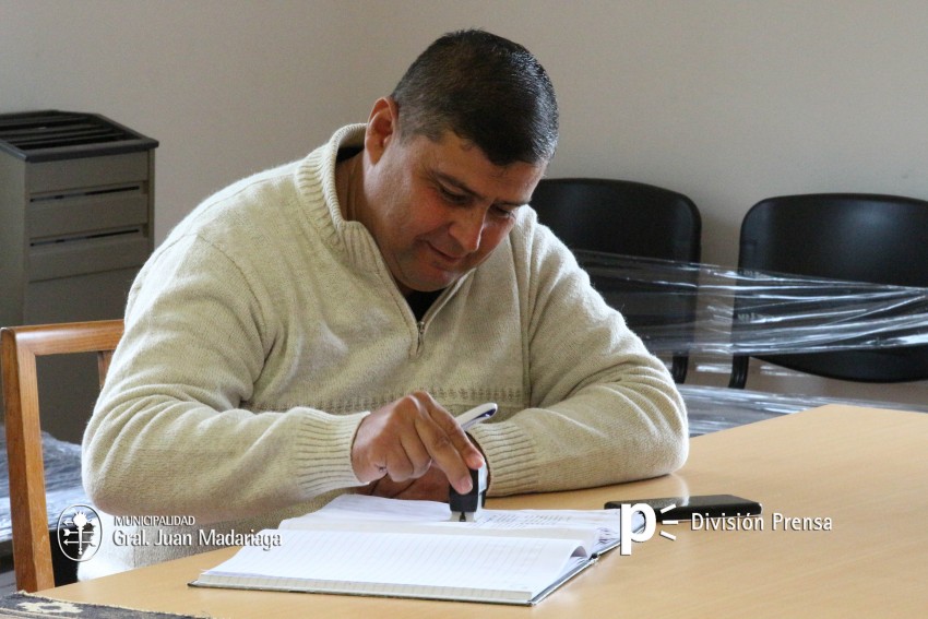 El intendente y los delegados gremiales firmaron el acuerdo salarial 2