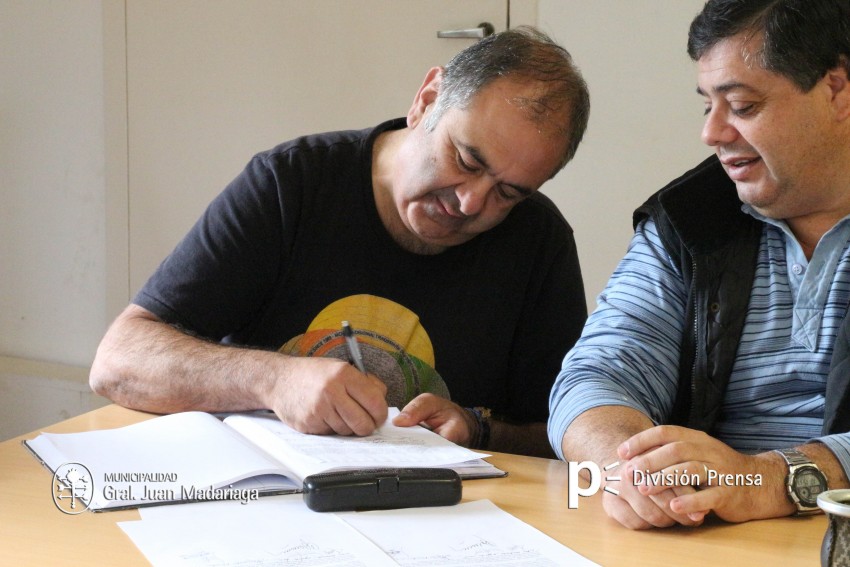 El intendente y los delegados gremiales firmaron el acuerdo salarial 2