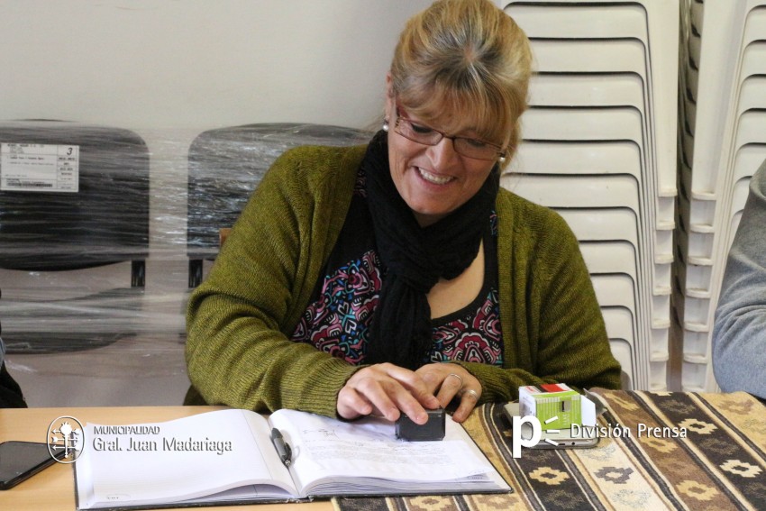 El intendente y los delegados gremiales firmaron el acuerdo salarial 2