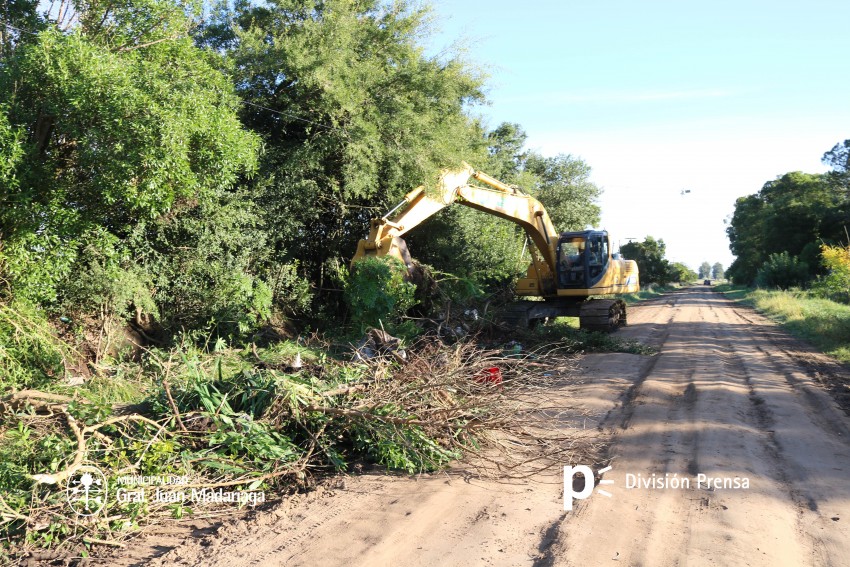 El municipio trabaja en el mantenimiento integral de un canal colector