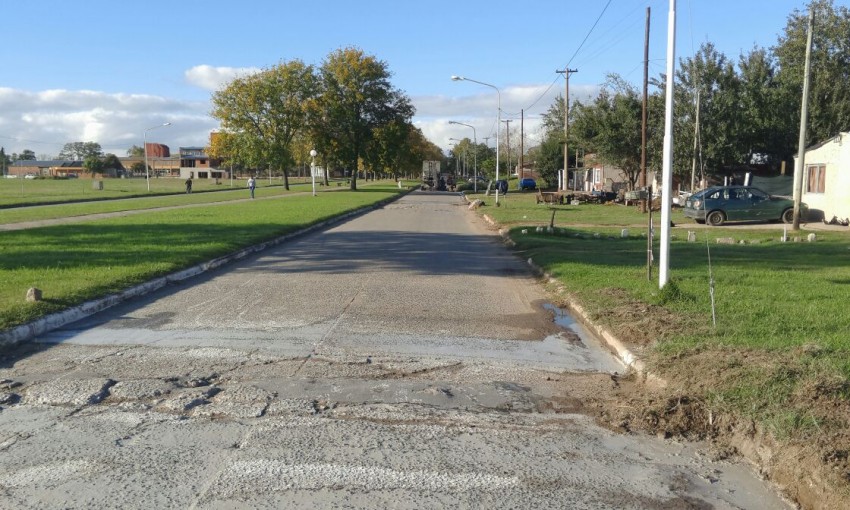 Iniciaron con los trabajos de bacheo en la avenida Buenos Aires