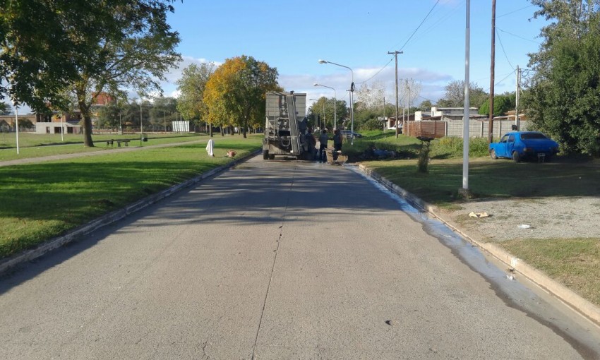 Iniciaron con los trabajos de bacheo en la avenida Buenos Aires